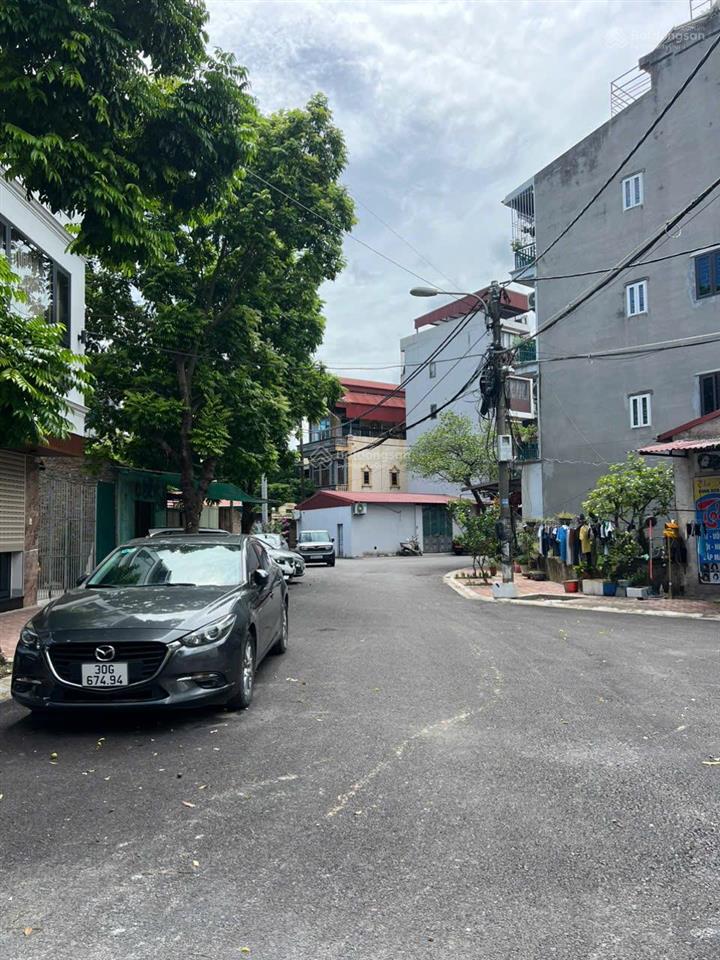 5.x tỷ 60m tái định cư yên viênngõ oto thônggần đặng công chấtngay đường 28m đang mởsổ đẹp