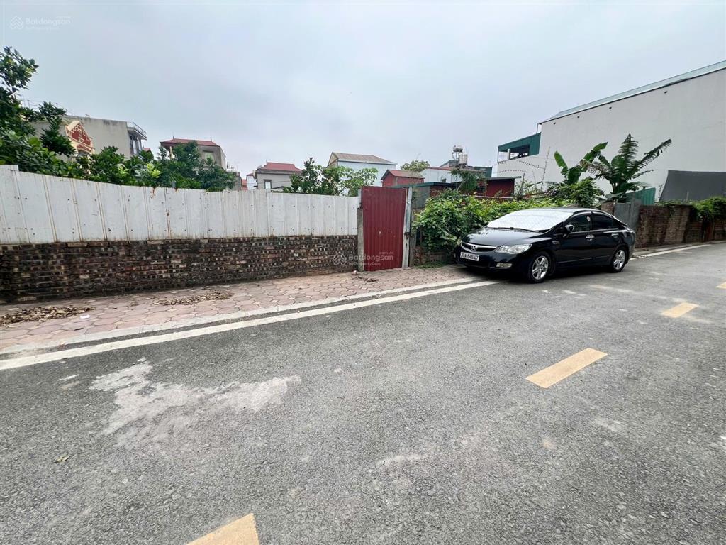 81m2 yên viên phù đổng2 mặt ngõ thông otosát đặng công chấtgần đường 28m đang mởsổ vuông vắn