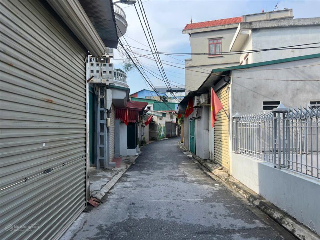 Sẵn nhà đẹp 4t ở ngay, yên viên gia lâm, 57m2, đường oto, sổ sẵn, kết nối giao thông thuận tiện