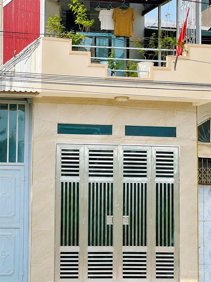 Mặt đường bờ mương mới yên viên phù đổng, 2t ở/cho thuê, xe tải tránh, gần trường chợ cư dân đông