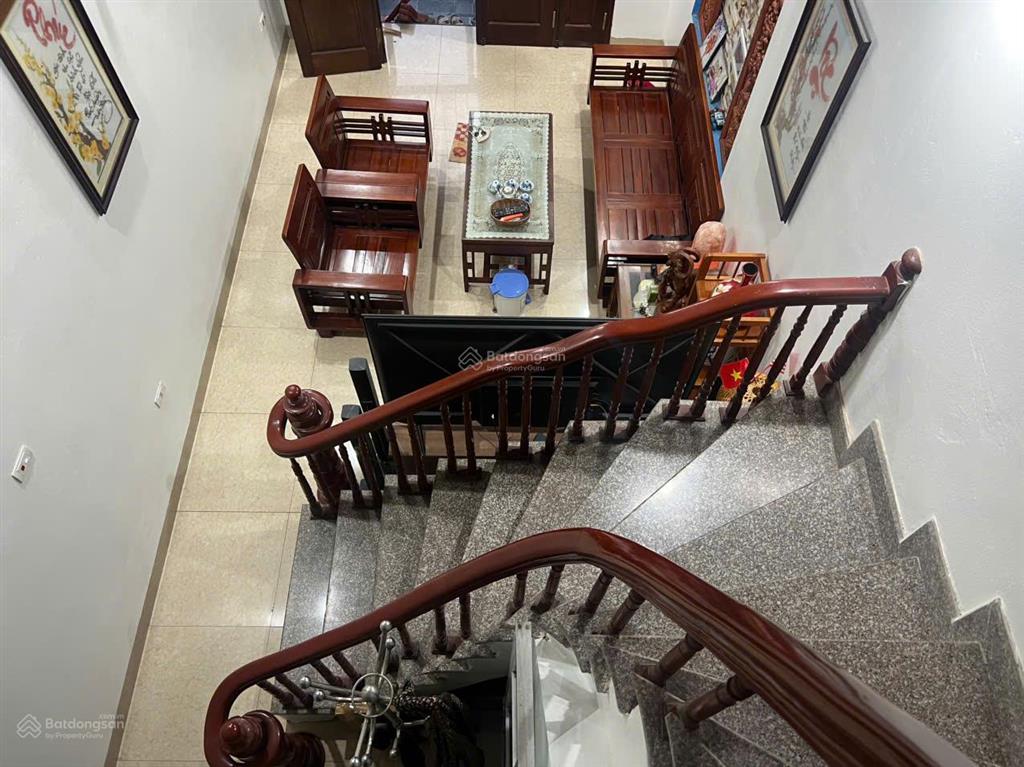 Trung tâm yên viên nhà 4t đẹp  gần đường lớn  chủ cần bán gấp  40m2  4.4 tỷ   0965 901 ***