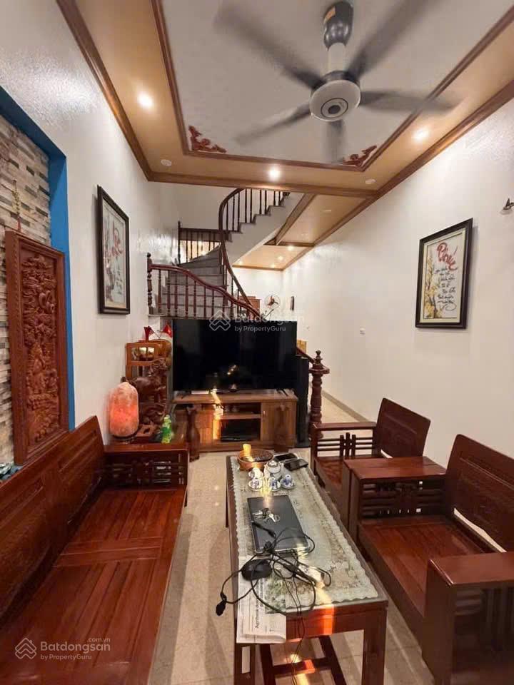 Trung tâm yên viên nhà 4t đẹp  gần đường lớn  chủ cần bán gấp  40m2  4.4 tỷ   0965 901 ***