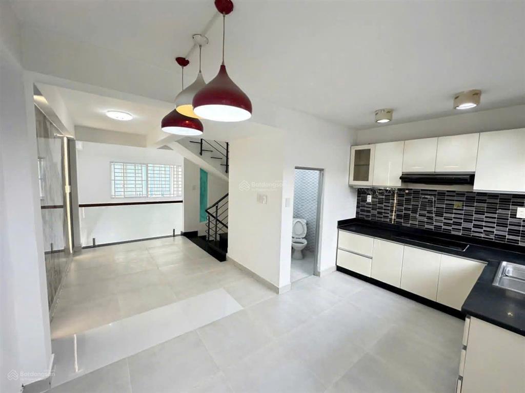 Lên sóng bán nhà đẹp ngay cầu an lộc  3 tầng  4. x tỷ