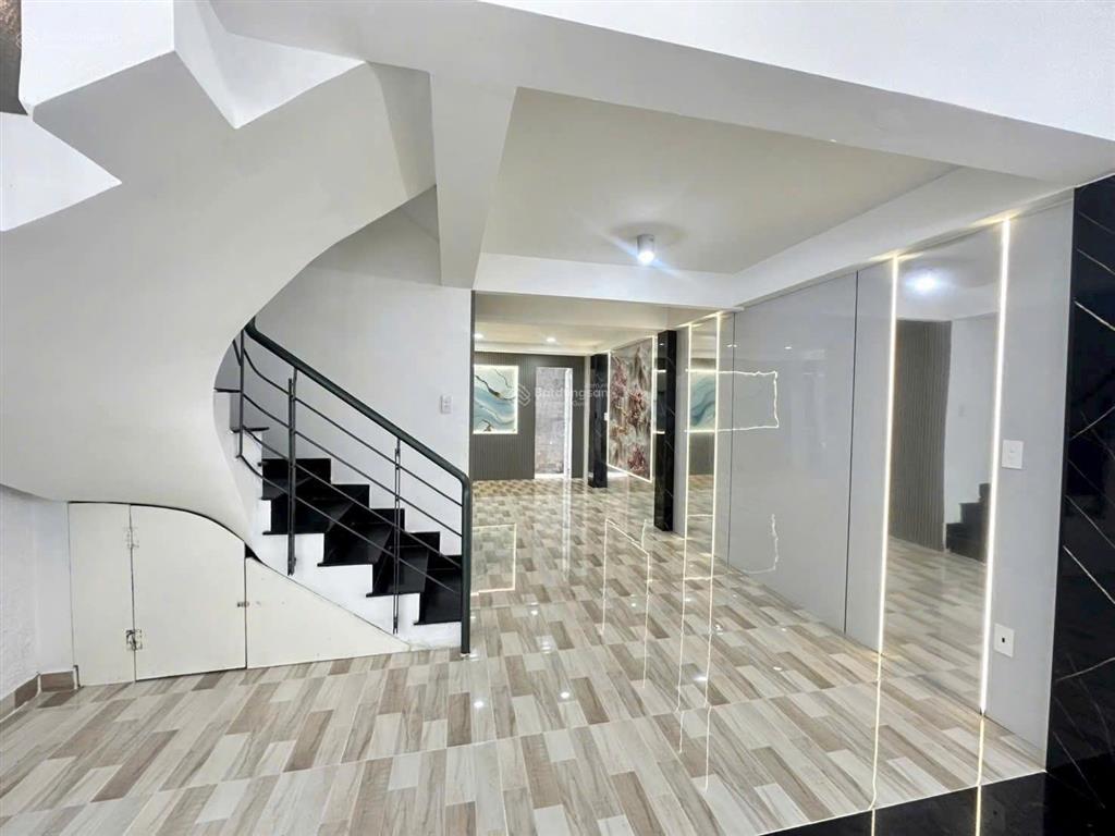 Lên sóng bán nhà đẹp ngay cầu an lộc  3 tầng  4. x tỷ