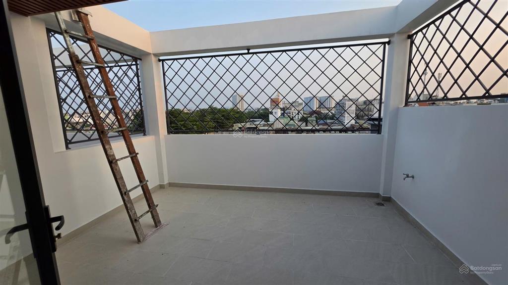 Dãy nhà phố sát cầu an lộc, qua gò vấp 300m  nhỉnh 7 tỷ