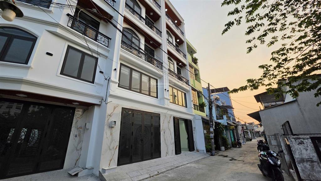 Dãy nhà phố sát cầu an lộc, qua gò vấp 300m  nhỉnh 7 tỷ