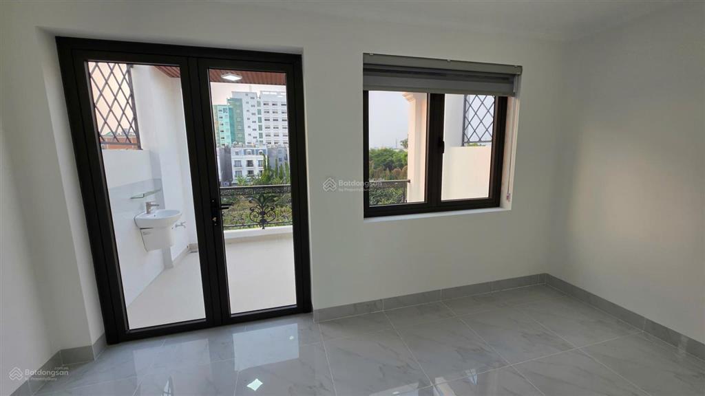 Dãy nhà phố sát cầu an lộc, qua gò vấp 300m  nhỉnh 7 tỷ
