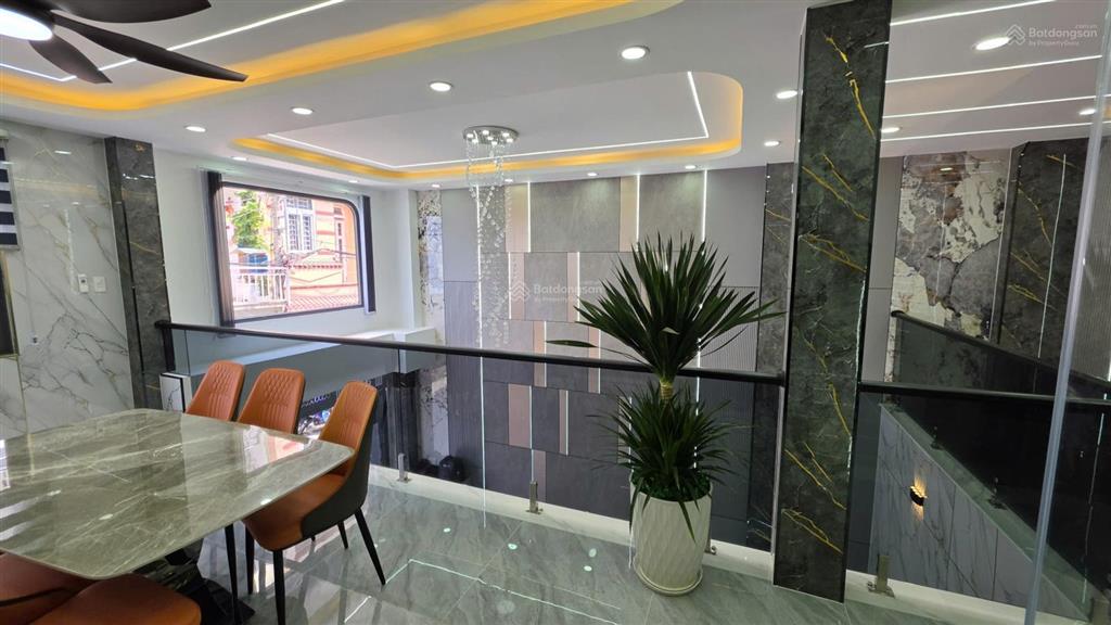 Nhà phố 4 tầng ngang 7m thang máy kdc công viên tl37 an phú đông  7. x tỷ