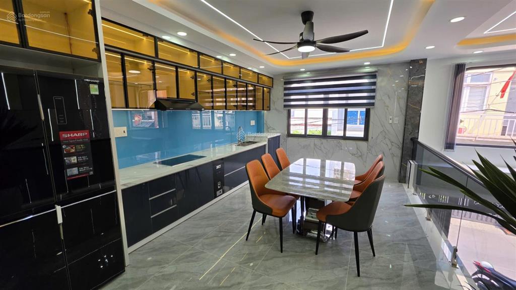 Nhà phố 4 tầng ngang 7m thang máy kdc công viên tl37 an phú đông  7. x tỷ