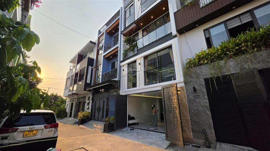 Nhà đẹp ngang 5.5m kdc thạnh xuân 31, thới an  6. x tỷ