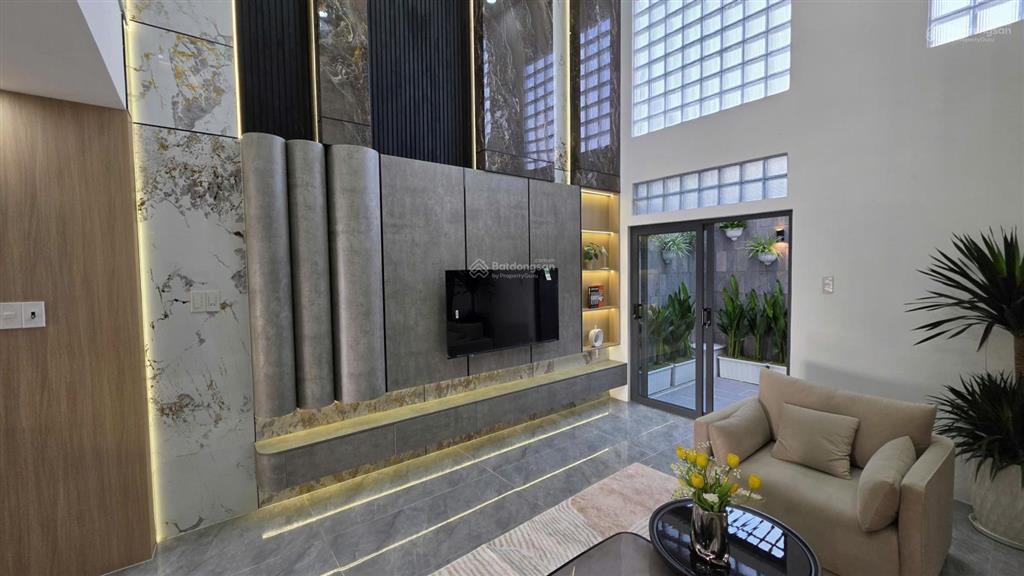 Nhà hẻm 8m  ô tô vào nhà  lê quang hòa thiết kế luxury hiện đại