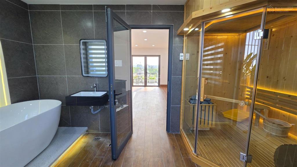 Nhà hẻm 8m  ô tô vào nhà  lê quang hòa thiết kế luxury hiện đại