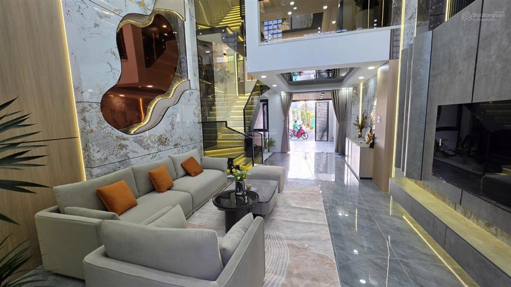 Nhà hẻm 8m  ô tô vào nhà  lê quang hòa thiết kế luxury hiện đại