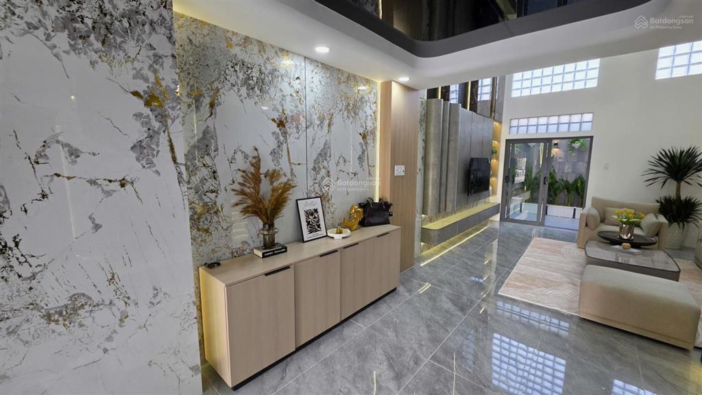 Nhà hẻm 8m  ô tô vào nhà  lê quang hòa thiết kế luxury hiện đại