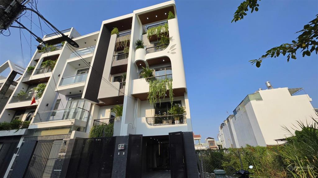 Nhà hẻm 8m  ô tô vào nhà  lê quang hòa thiết kế luxury hiện đại