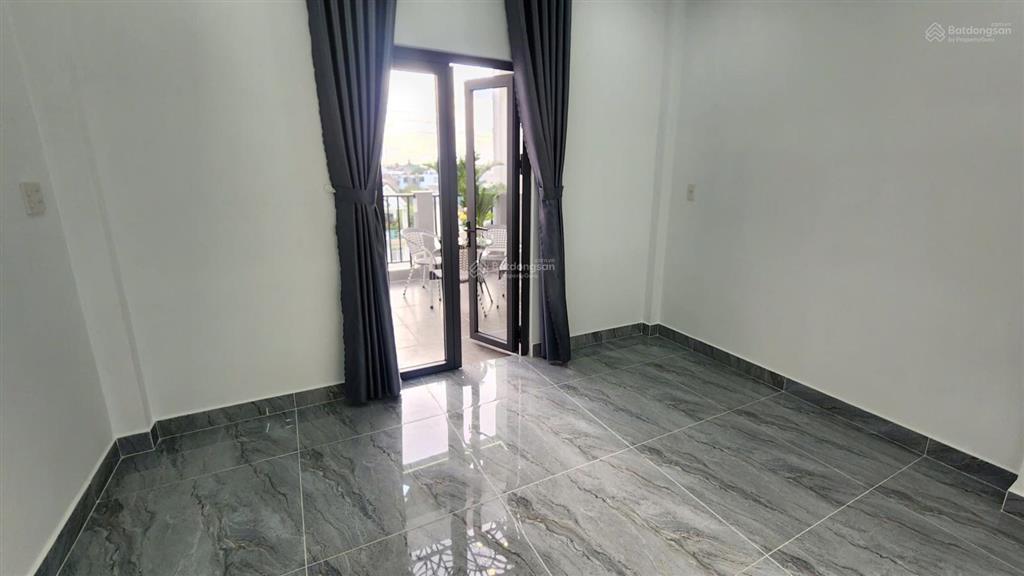 Nhà phố cao cấp mới 100% đường ta13, lê thị riêng, p. thới an  có thang máy