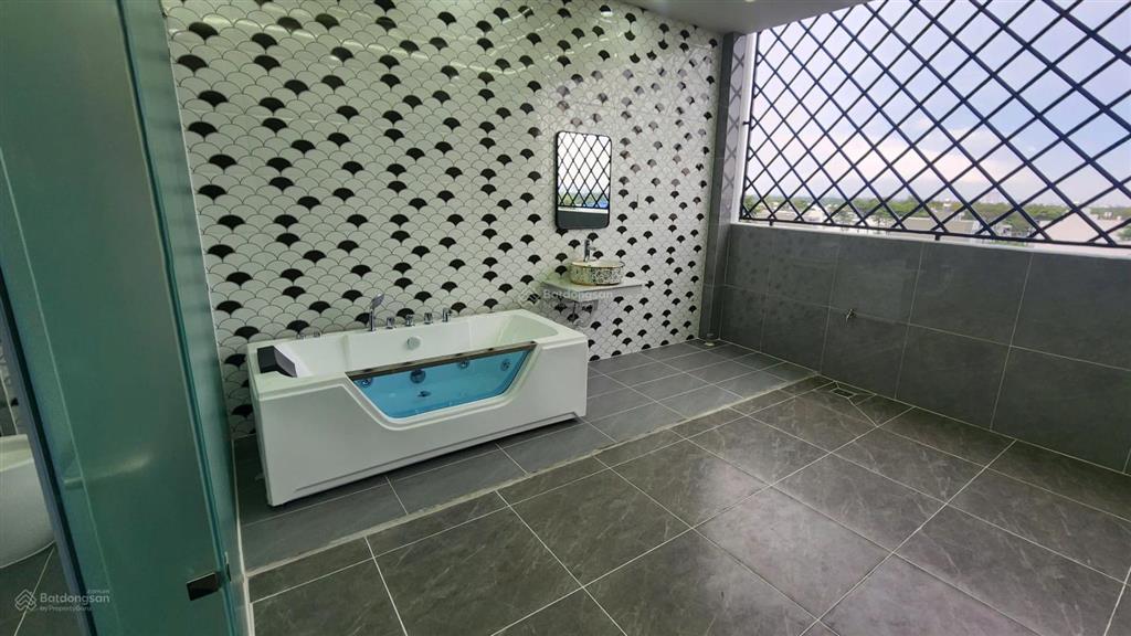 Nhà phố cao cấp mới 100% đường ta13, lê thị riêng, p. thới an  có thang máy