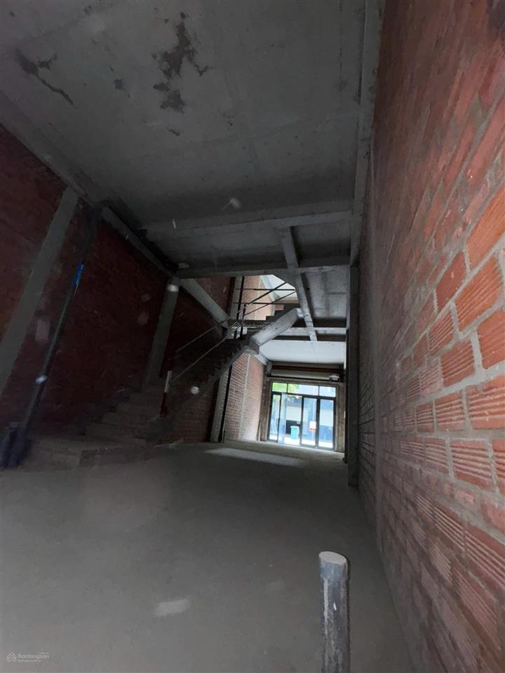 Cho thuê nhà phố bcons uni valley 4 tầng, 240 m2 chỉ 10 triệu/tháng!