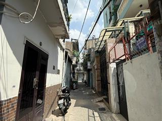 Nhà 3 tầng 2pn  2wc hẻm bùi thế mỹ giá 6tr/tháng. vũ lộc phát 0934 033 ***