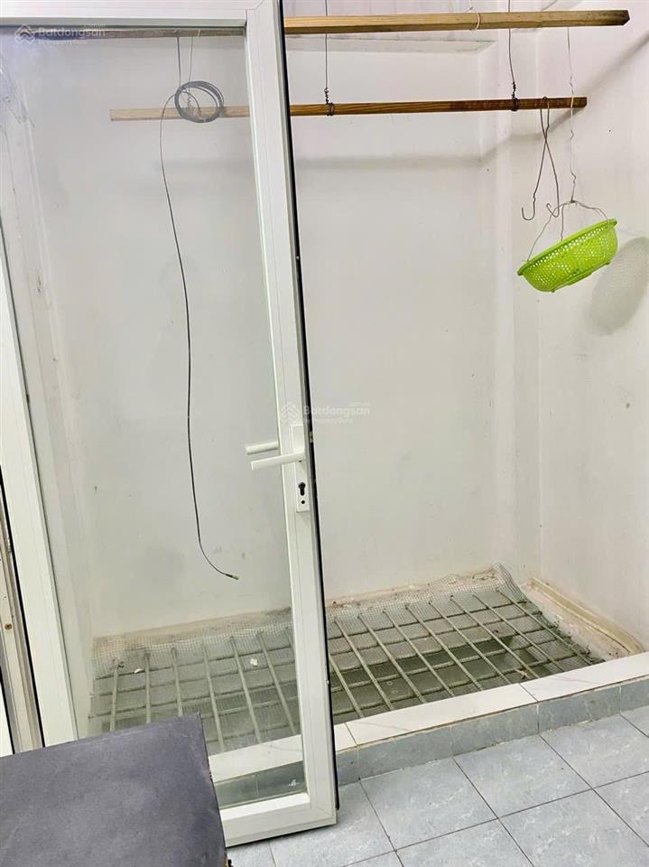 Phòng 36m2 có máy lạnh  bếp riêng  wc riêng mt khu bắc hải giá 4,5tr/th. vũ lộc phát 0934 033 ***