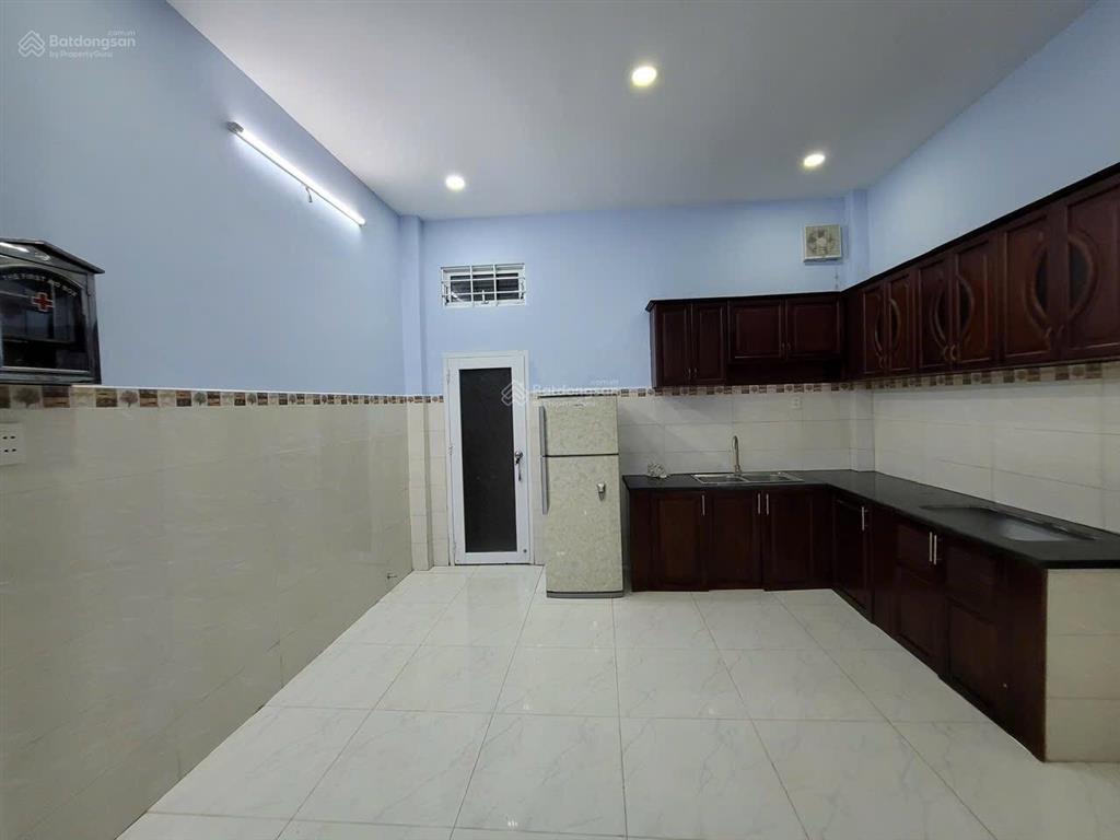 Nhà 2 tầng hẻm 4m lý thường kiệt giá 5,5tỷ tl. vũ lộc phát 0934 033 ***