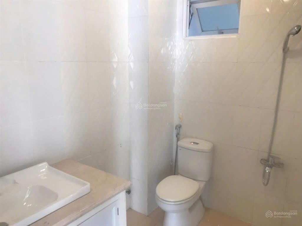 Giảm 2 tỷ, nhà 4 tầng đường 147, oto né nhau, phước long b, quận 9, gần ga metro, vành đai 2