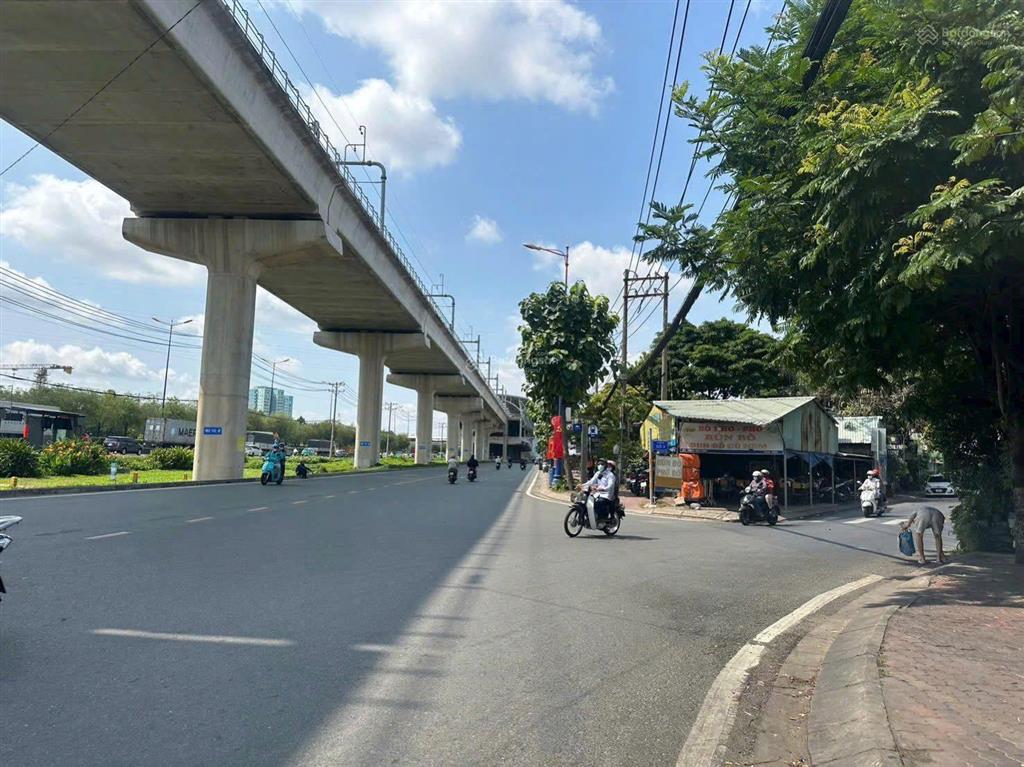 Đất góc 2mt đường oto thông, trường thọ, 150m ra ga metro, ngang 7,68m, xây full 5 tầng