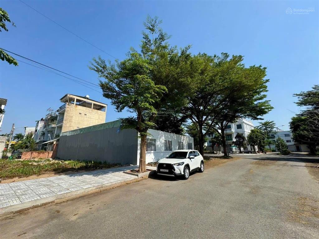Đất gần the global city khu thời báo kinh tế, ngang 20m, giá 42,3triệu/m2, đường rộng 16m