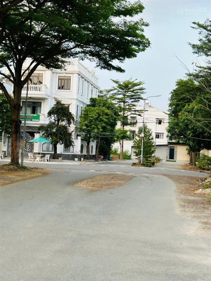 Đất gần the global city khu thời báo kinh tế, ngang 20m, giá 42,3triệu/m2, đường rộng 16m