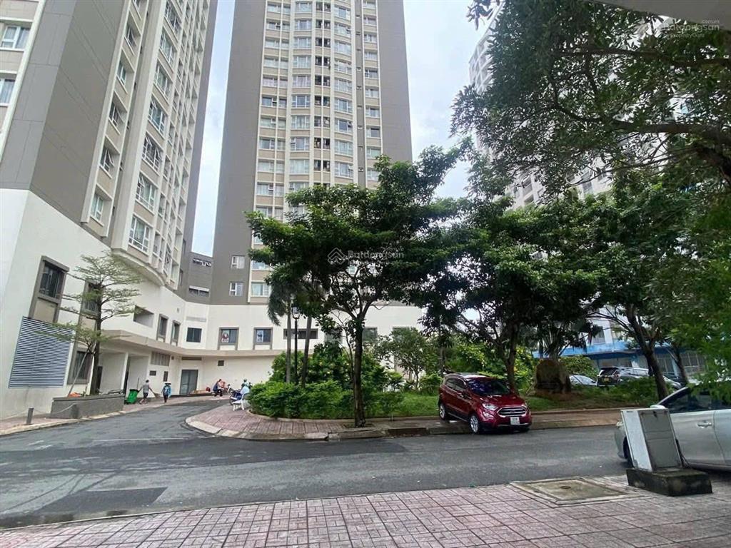 Bán căn hộ summer square  quận 6 dt 63m2 2pn 2wc sổ hồng giá 3,3 tỷ  quyên 0903 152 *** xem nhà