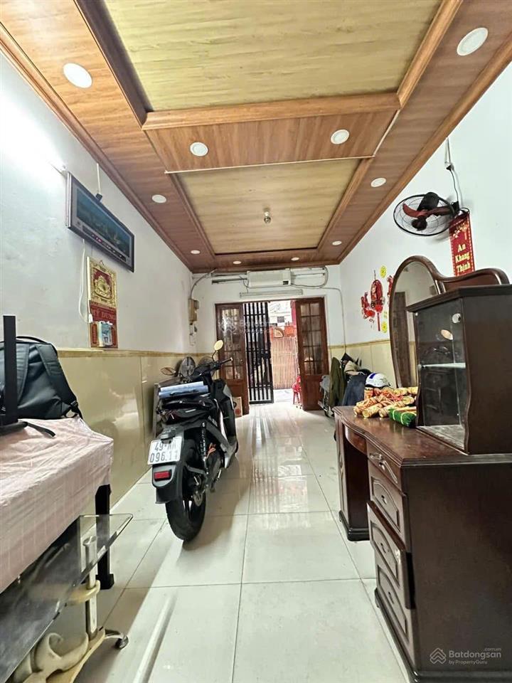 Bán nhà mặt tiền chợ phạm văn hai 1 trệt 2 lầu sổ riêng giá 6,4 tỷ ,  quyên 0903 152 *** xem nhà