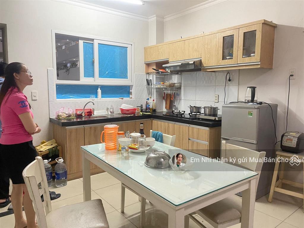 Bán căn 1pn 1wc sổ sẵn chỉ 1.95 tỷ nh cho vay 70%  e nhi 0906 380 ***. chung cư green town bình tân