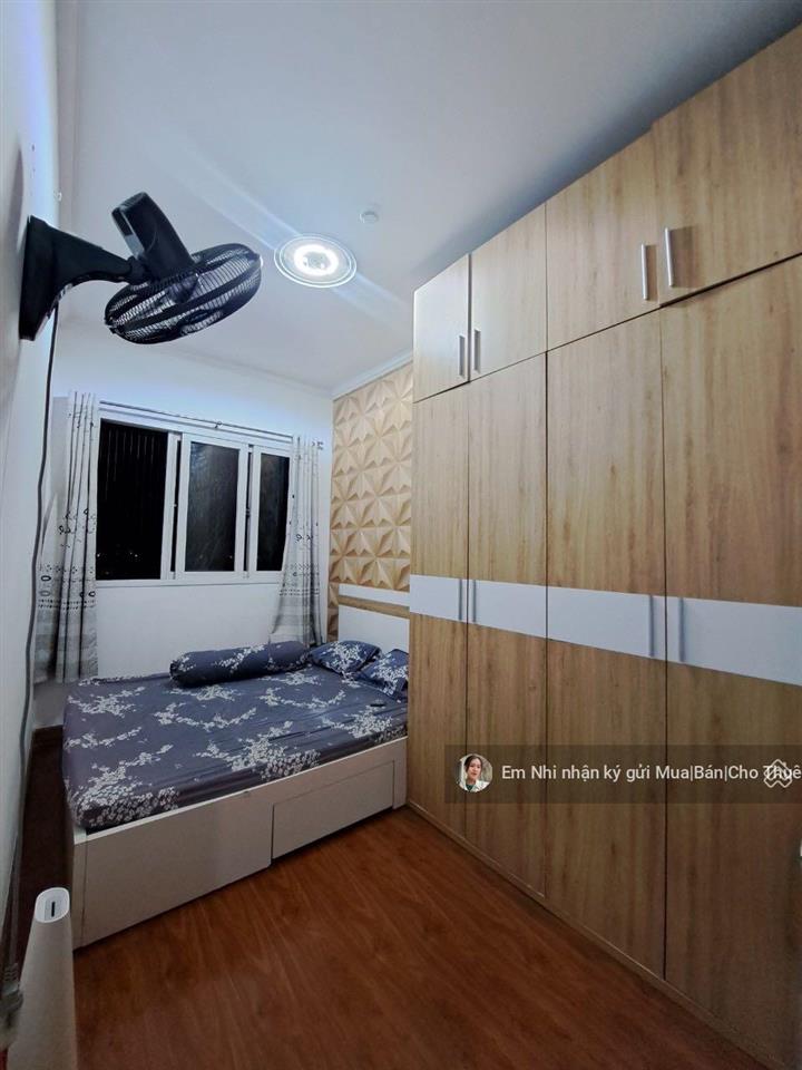 Bán căn 1pn 1wc sổ sẵn chỉ 1.95 tỷ nh cho vay 70%  e nhi 0906 380 ***. chung cư green town bình tân