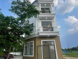 Nhà đẹp kdc nguyễn văn tiết lái thiêu, bình dương chỉ 2,5ty/ 1 trệt 2 lầu+1 tum mới 100%
