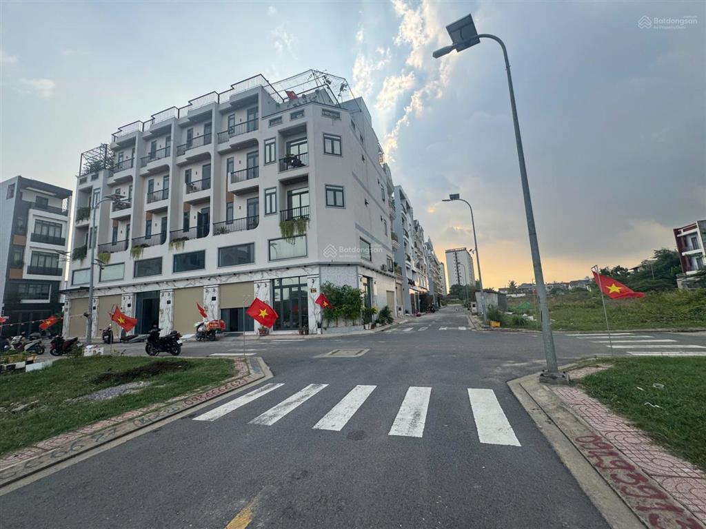 Bán đất nền quận bình tân 54m2/4,2 tỷ, đất đẹp vuông vức, khu trung tâm quận.  nhi 0906 380 ***