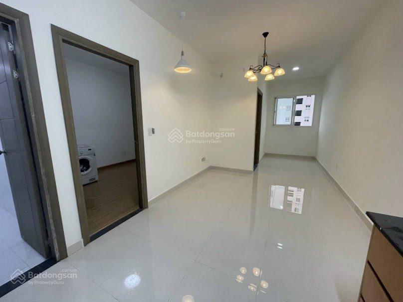 Cc green town bán căn 49m2  2pn1wc/2.35 tỷ sẵn nội thất.  em nhi 0906 380 ***