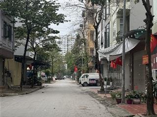 Hơn 11tỷ có nhà 1 tầng liền kề hàng bè kiến hưng hà đông  0374 831 ***