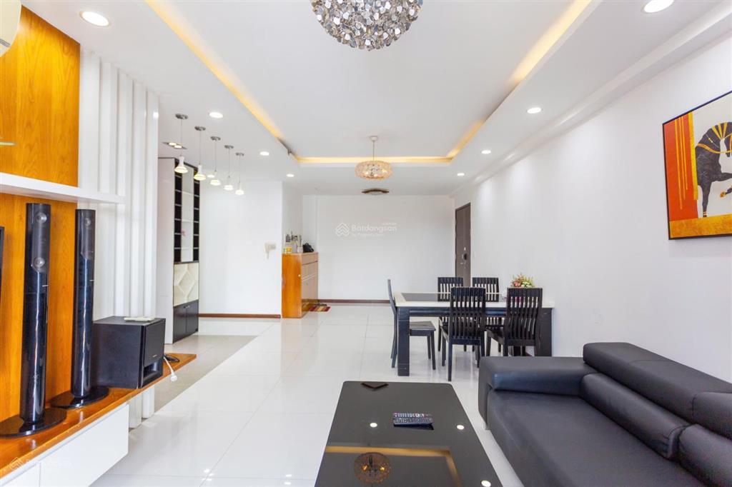 Bán gấp căn hộ sunrise city 3pn 2wc, 124m2, 10,8 tỷ vnd, chính chủ