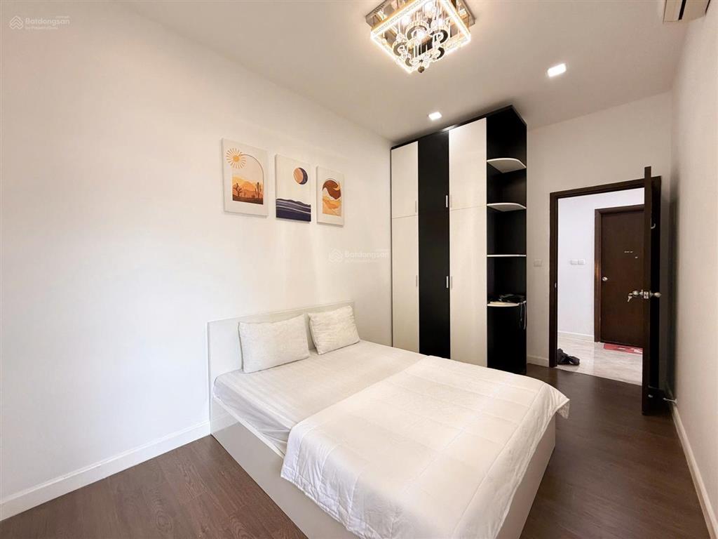 Cần bán căn hộ giá 6.8 tỷ tại sunrise city central 2pn 2wc