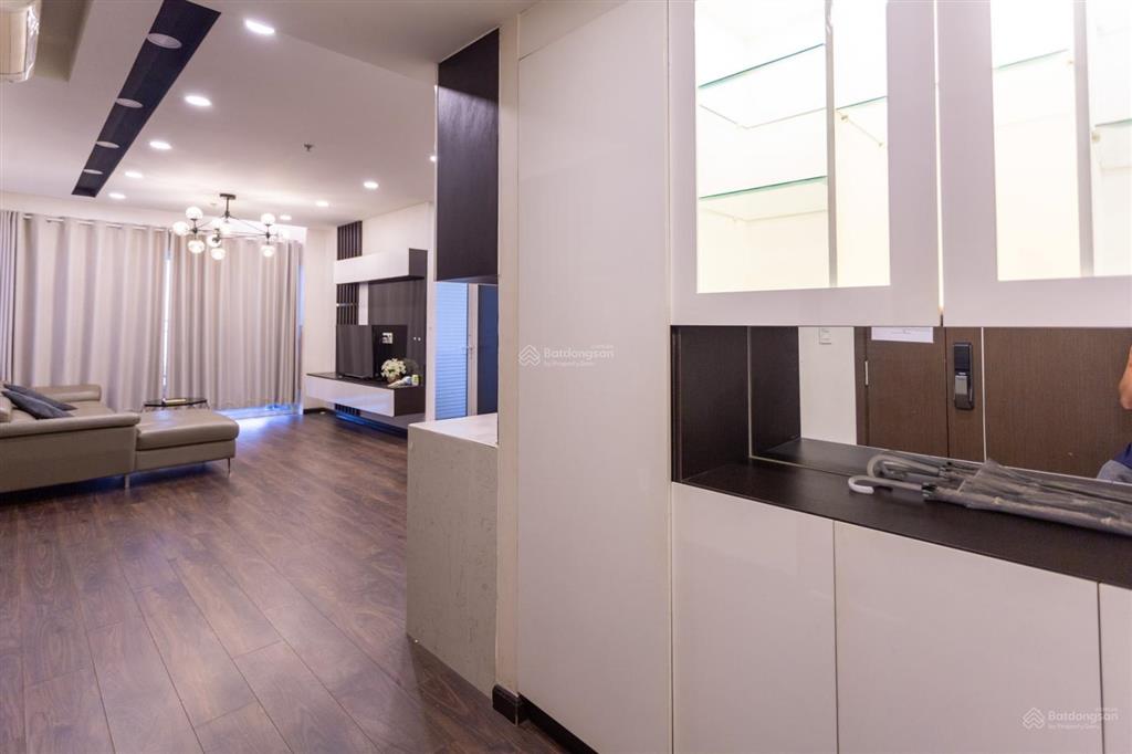 Bán căn hộ sunrise city north 3pn 2wc 124m2 giá 10,8 tỷ full nội thất, có sẵn hợp đồng thuê