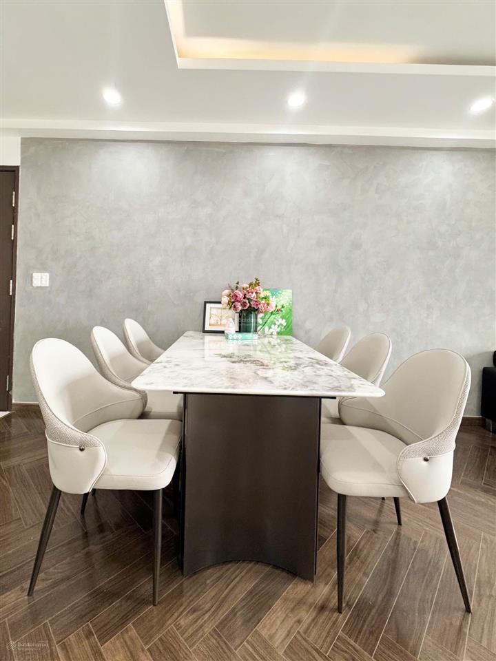 Bán nhanh căn hộ sunrise city north 120,8m2 3pn 2wc giá 9,7 tỷ full nội thất y hình