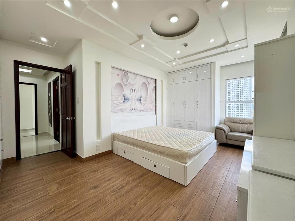 Cho thuê căn hộ sunrise city north  20tr  3pn 2wc 124m2