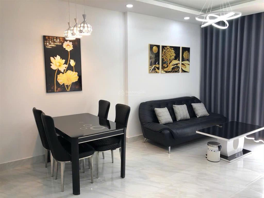 Căn hộ 2pn rộng 76m2, có ban công, full nội thất, giá thuê 20 triệu/tháng
