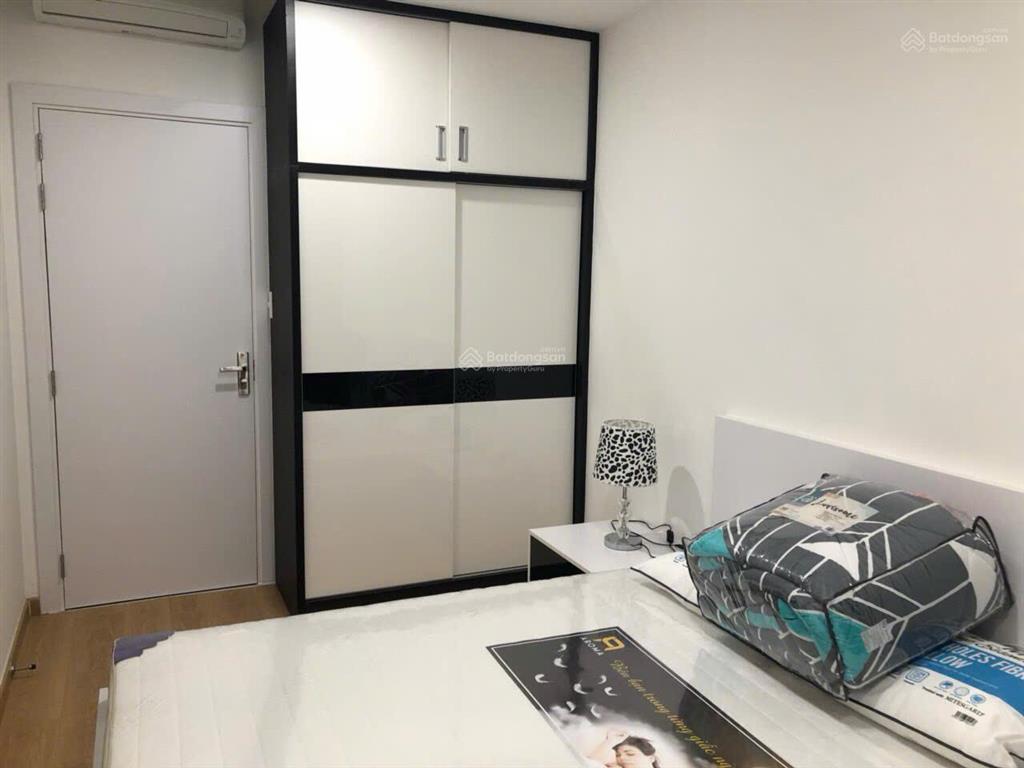 Căn hộ 2pn rộng 76m2, có ban công, full nội thất, giá thuê 20 triệu/tháng