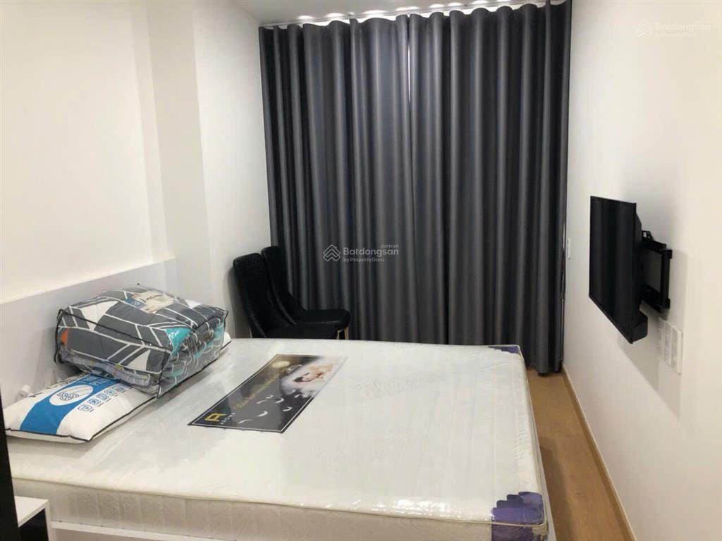 Căn hộ 2pn rộng 76m2, có ban công, full nội thất, giá thuê 20 triệu/tháng