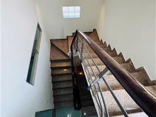 Nhà hxh đường lạc long quân, p8, tân bình  dt 4x12m  3 tầng  giá 7,8 tỷ tl