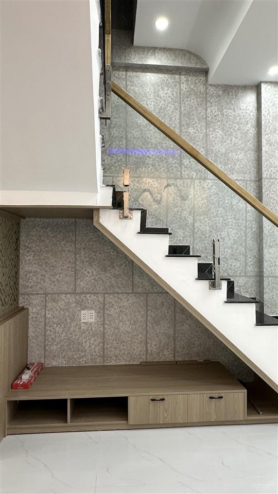 Bán nhà bình tân, đường ao đôi  nở hậu tài lộc  đường 2 xe tải né nhau  83m2 sd  giá 5,1 tỷ