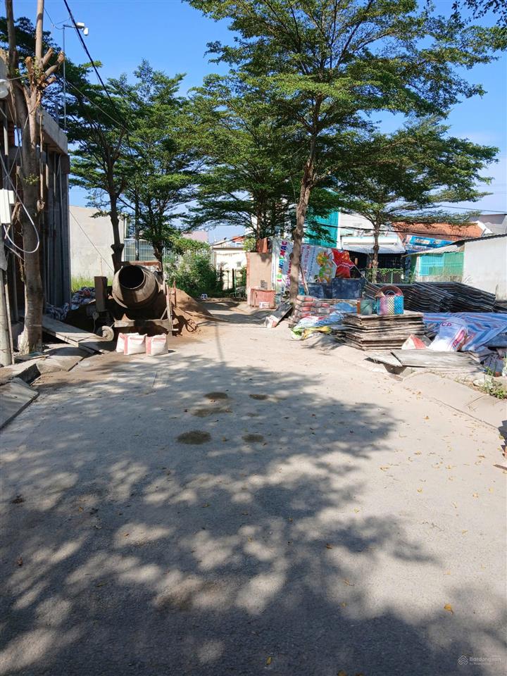 Bán đất thổ 5x16m gần ngã tư nguyễn bình  lê văn lương, xây tự do