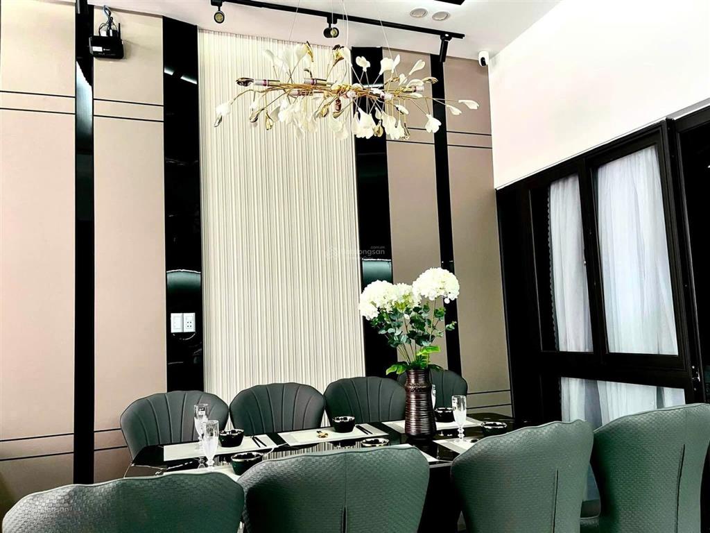 Bán gấp biệt thự 3 tầng mới 77.5m² gần biển nguyễn tất thành sân ôtô 7 chỗ nội thất luxury chỉ 9tỷ5