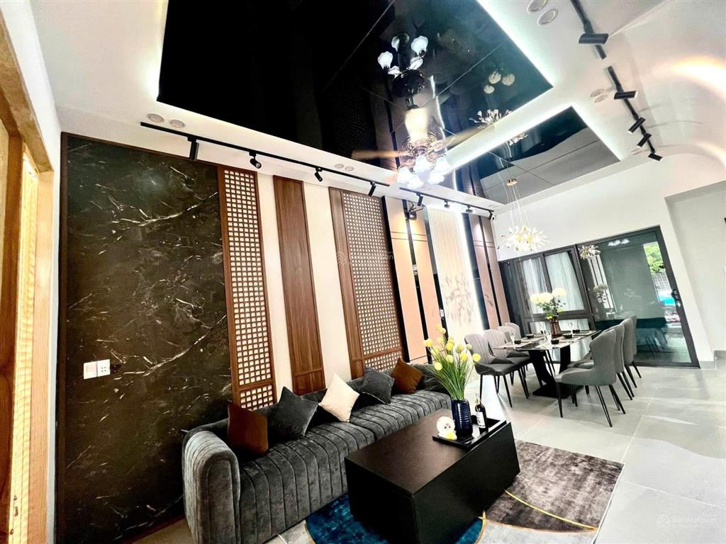 Bán gấp biệt thự 3 tầng mới 77.5m² gần biển nguyễn tất thành sân ôtô 7 chỗ nội thất luxury chỉ 9tỷ5